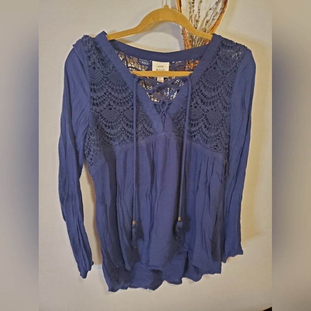 Knox Rose Blue Lace Detail Top